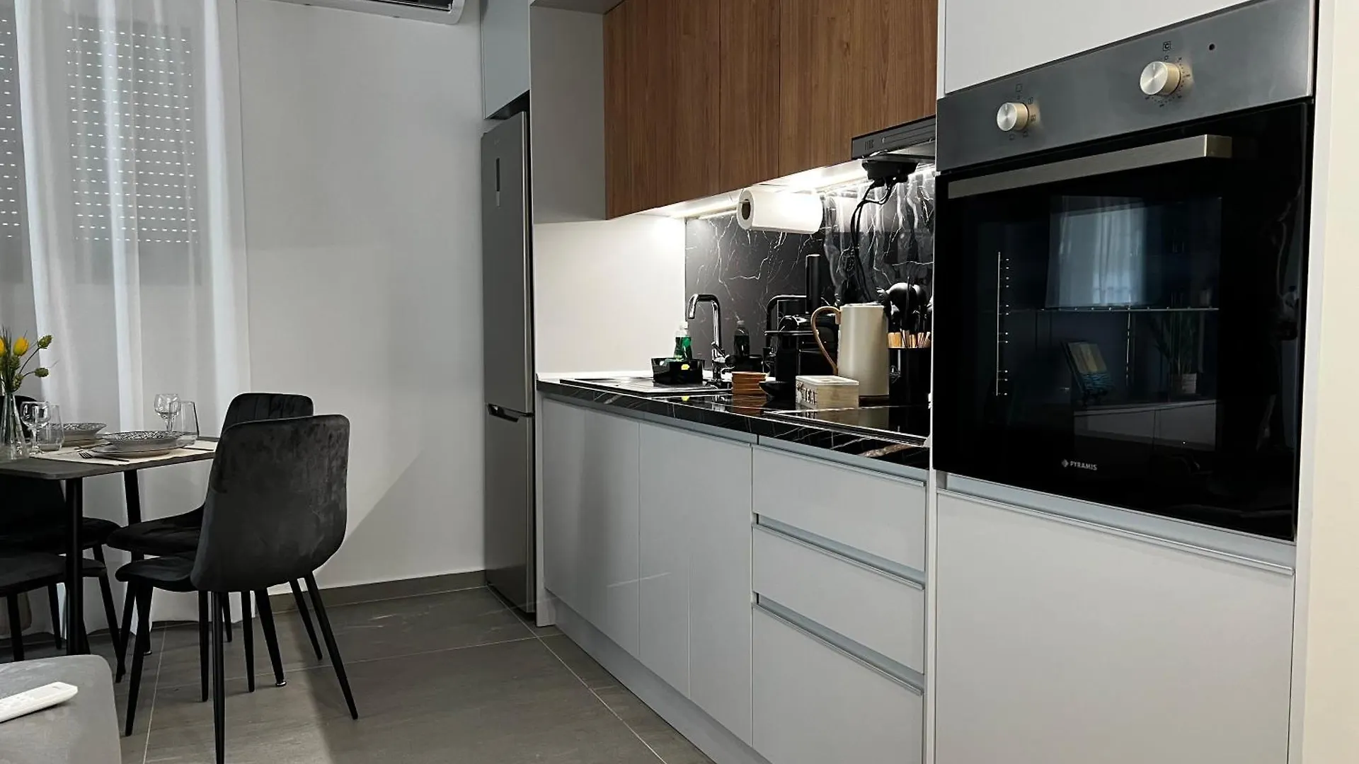 Oasis In Thessaloniki With 500 Mbps Internet 아파트