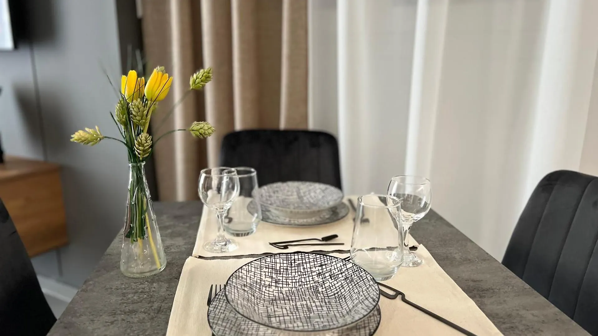 Oasis In Thessaloniki With 500 Mbps Internet 아파트